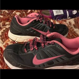 Nike Women's Black and Pink Sneakers